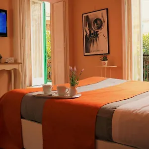 Bed and breakfast Amedeo Square, Nápoles