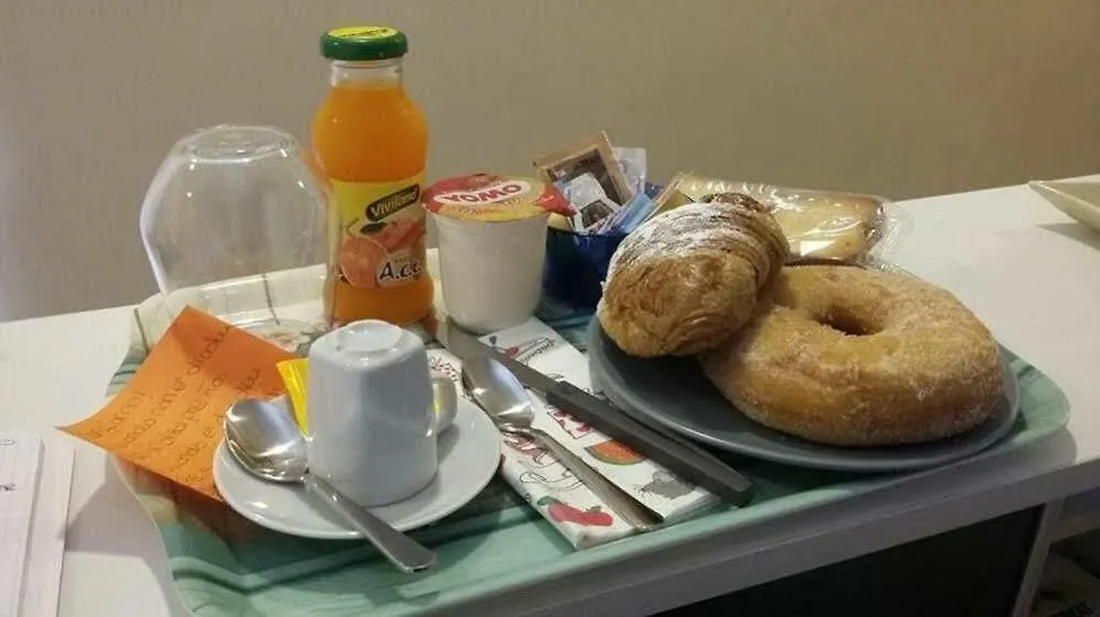 ** Pensionat B&B Funikuli Funikula Neapel Italien