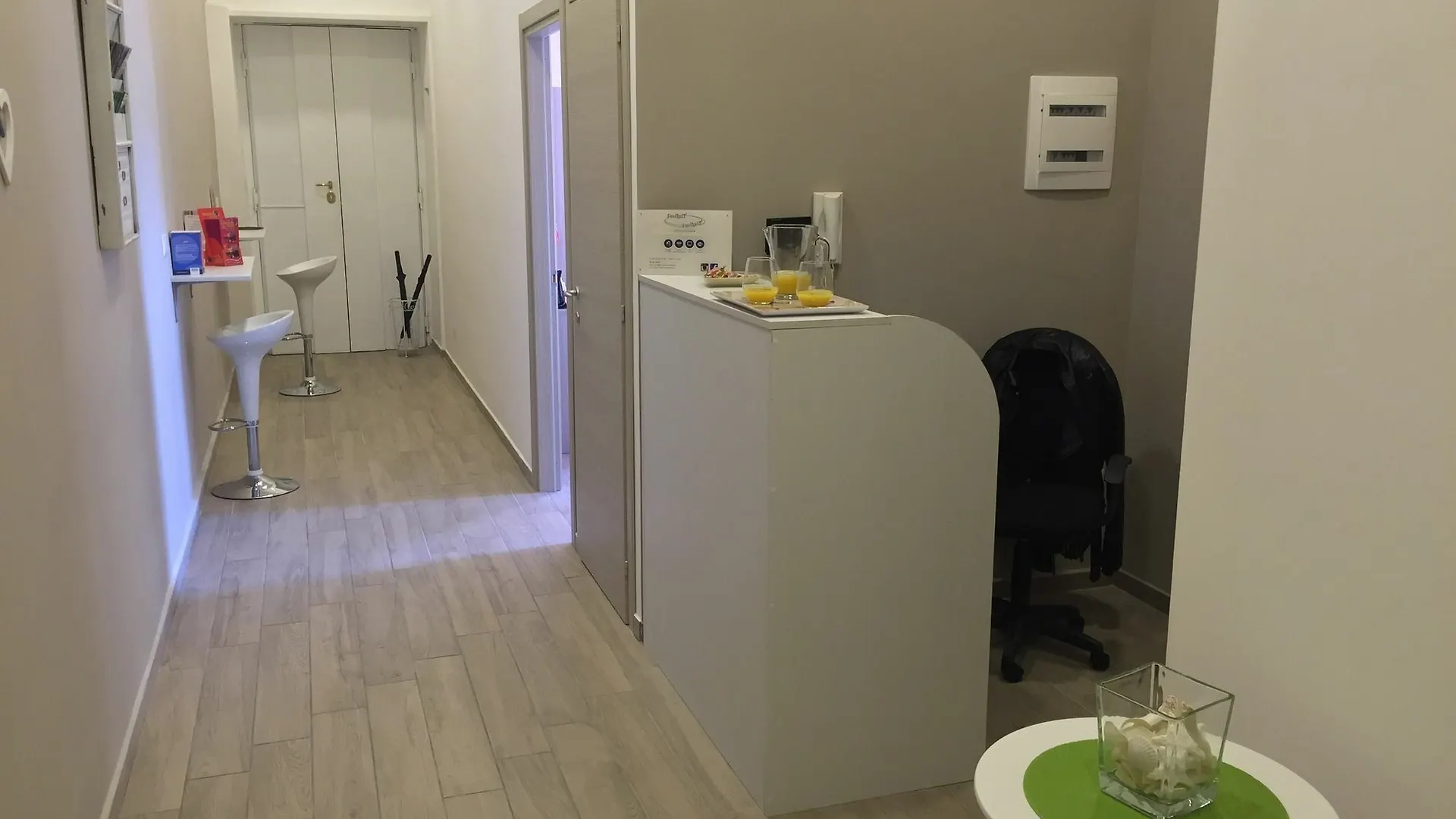 ** Pensionat B&B Funikuli Funikula Neapel Italien