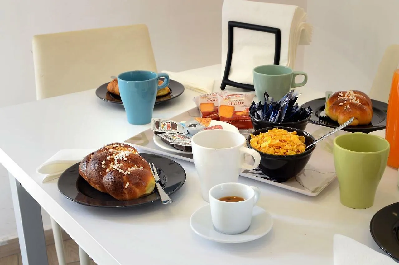 B&B Funikuli Funikula Neapel 2*,