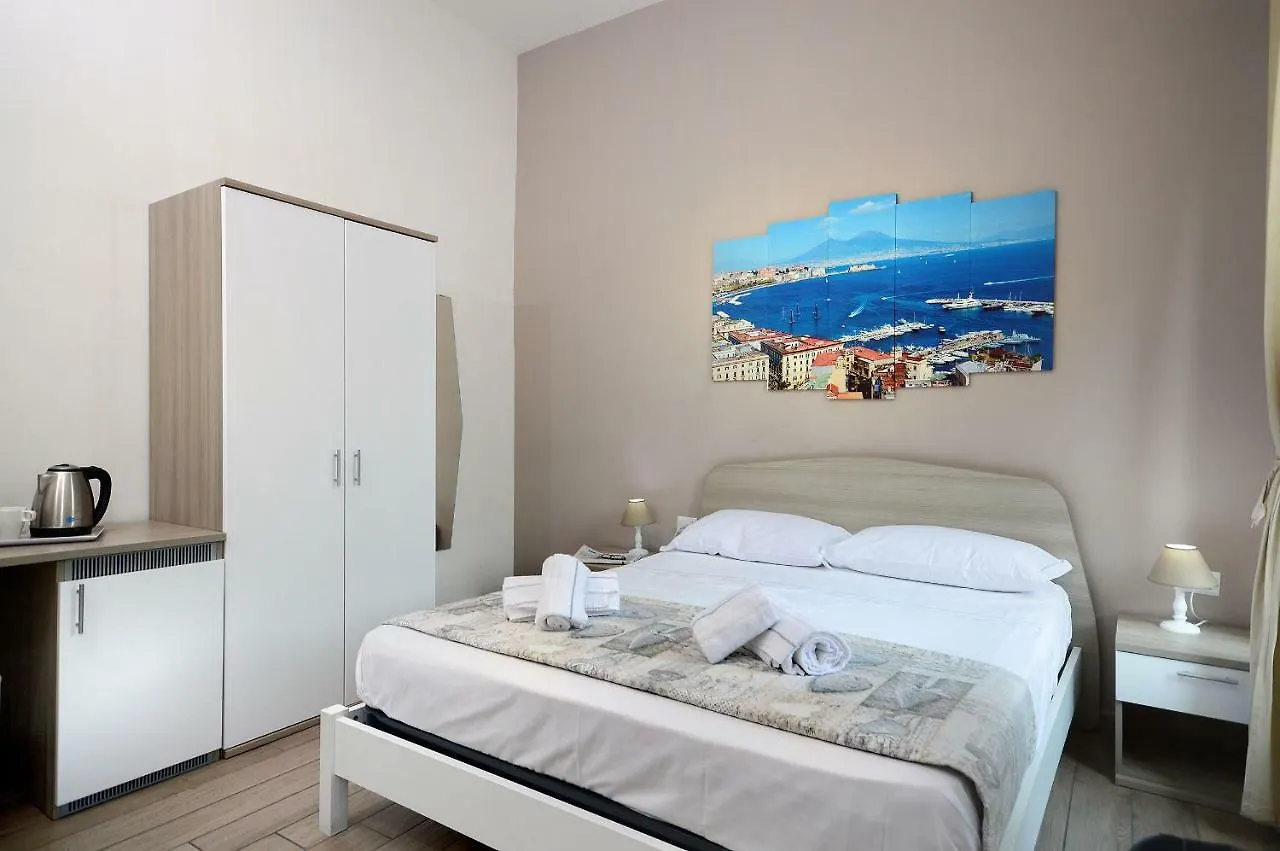 B&B Funikuli Funikula Neapel 2*,